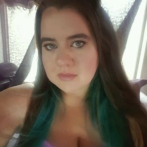 Meet your Posher, Aly