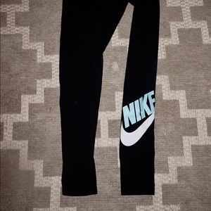 Nike Leg-a-See Pants / Leggings - black