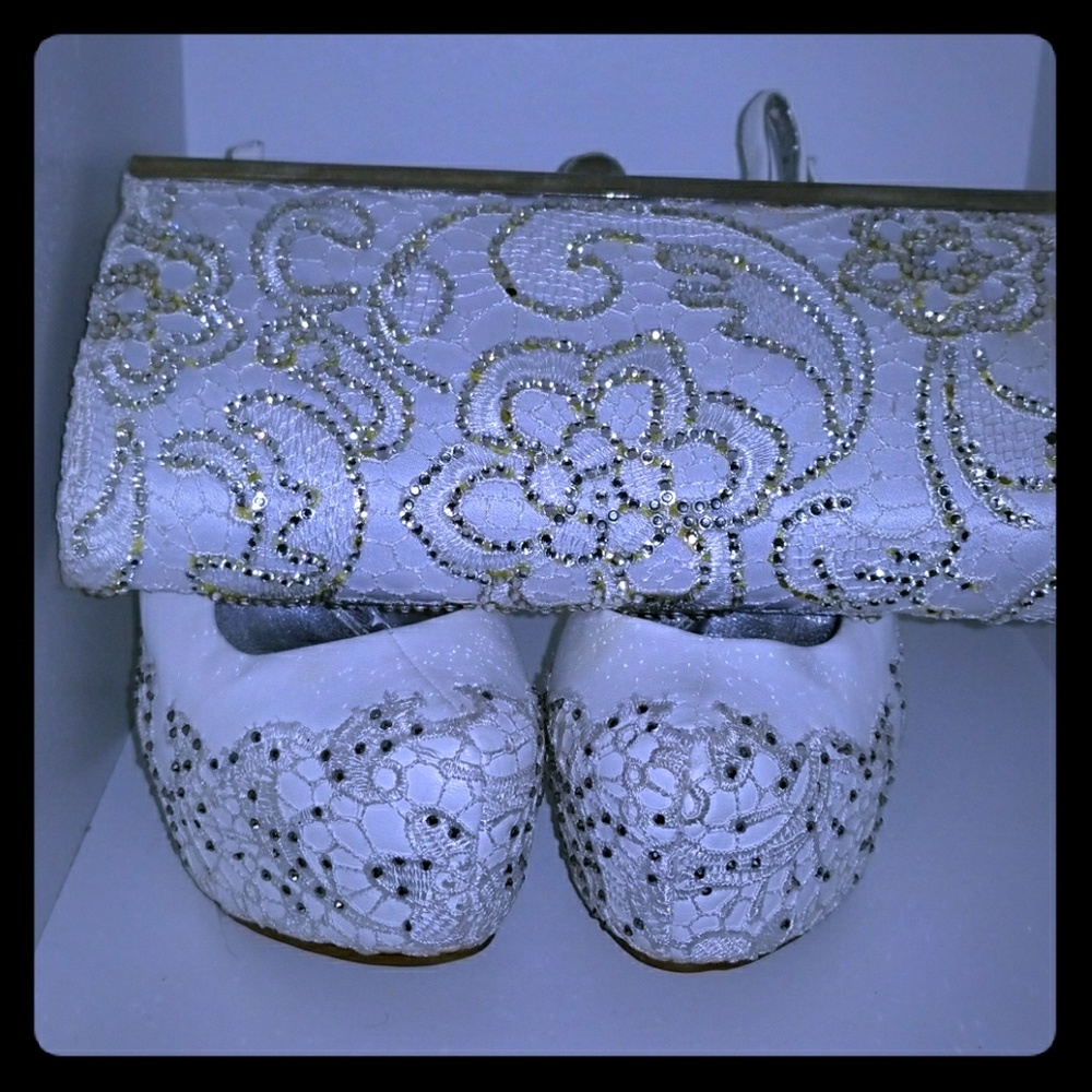 NEVER WORN.MATCHING EMBELLISHED  CLUTCH AND SHOES