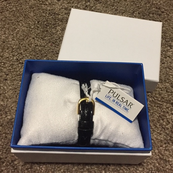 💰Women's Pulsar watch 30mm, New in Box - Picture 7 of 7