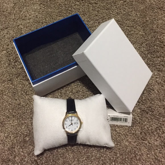 💰Women's Pulsar watch 30mm, New in Box - Picture 2 of 7