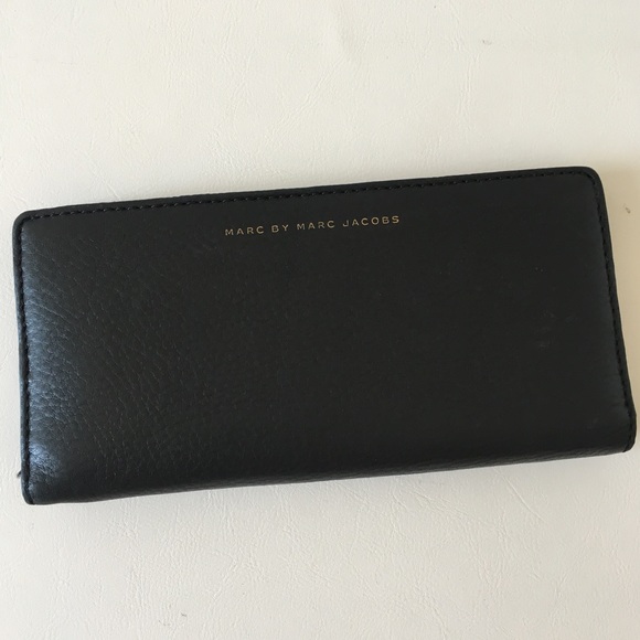 Marc By Marc Jacobs Handbags - Marc by Marc Jacobs 2 Toned Leather Wallet