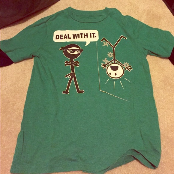 Boys Green/Black Shirt. - Picture 1 of 1