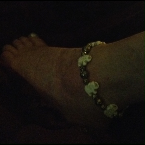 Elephant beaded ankle bracelet - Picture 3 of 3