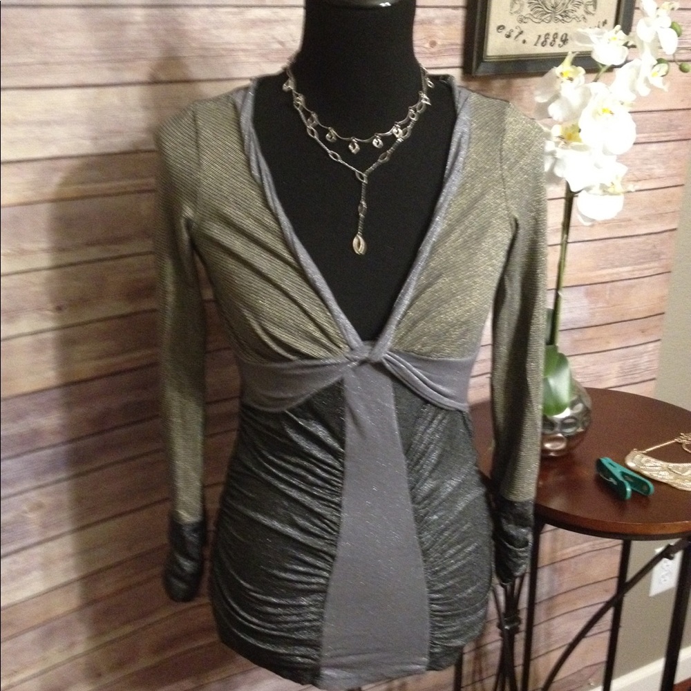 Metallic color gathered tunic