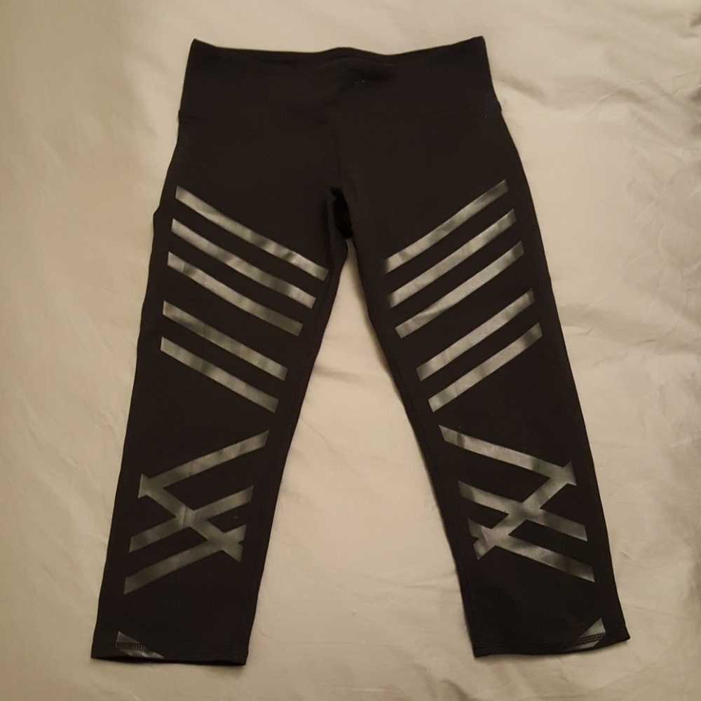 ALO Yoga Airbrush Capri Size S