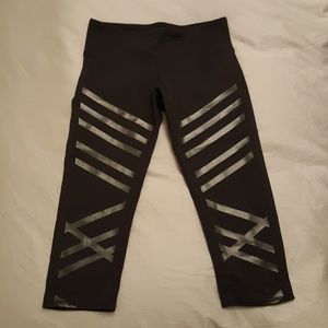 ALO Yoga Airbrush Capri Size S