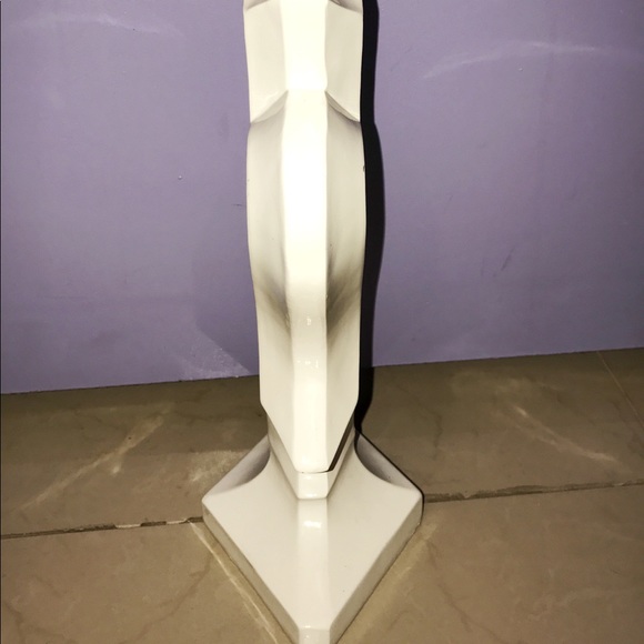 Decor - Picture 2 of 3