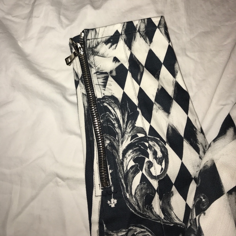 BALMAIN BLACK/WHITE PRINTED JEANS - Picture 2 of 6