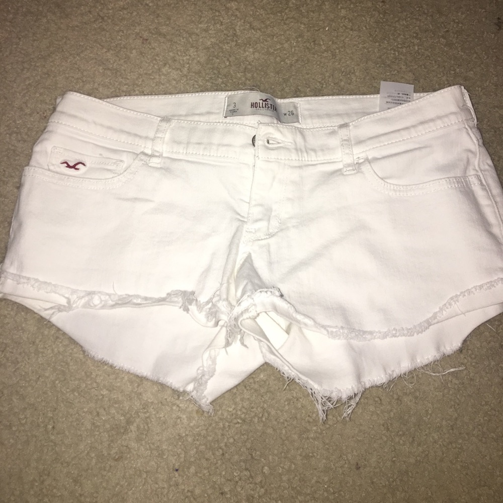 Hollister white shorts, Size 3 W26