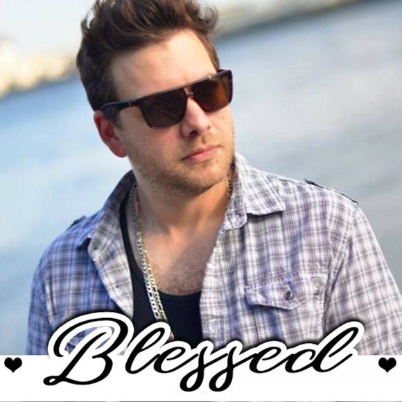 Meet your Posher, Josh - Picture 1 of 1