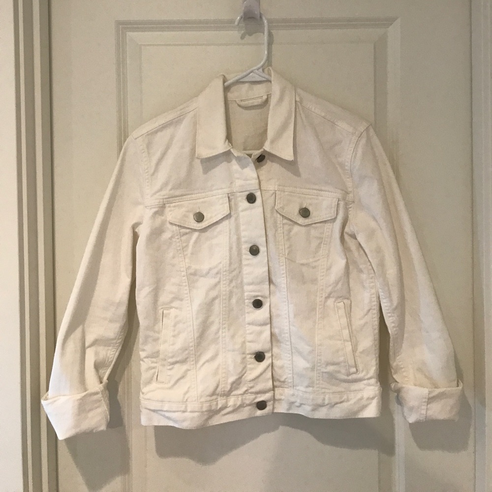 Gap denim jacket🎶
