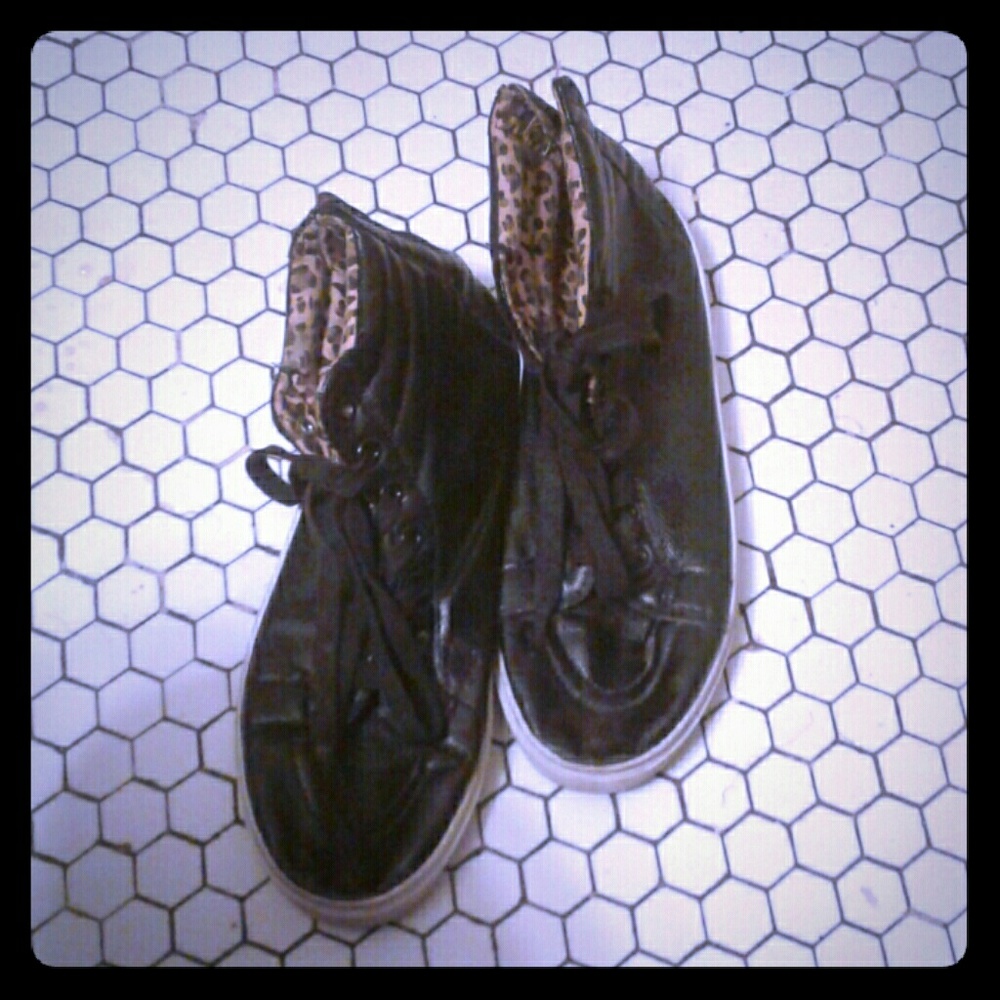 Leather shoes