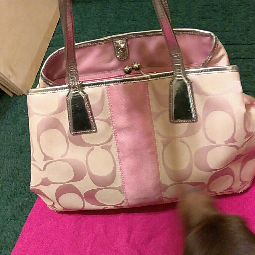 SOLD*****COACH purse with kiss lock center