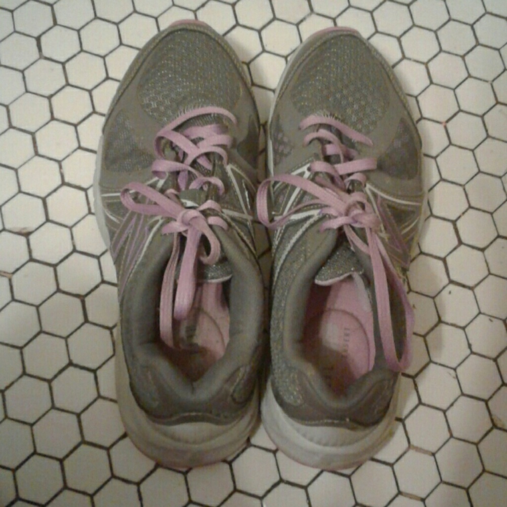Gray nikes
