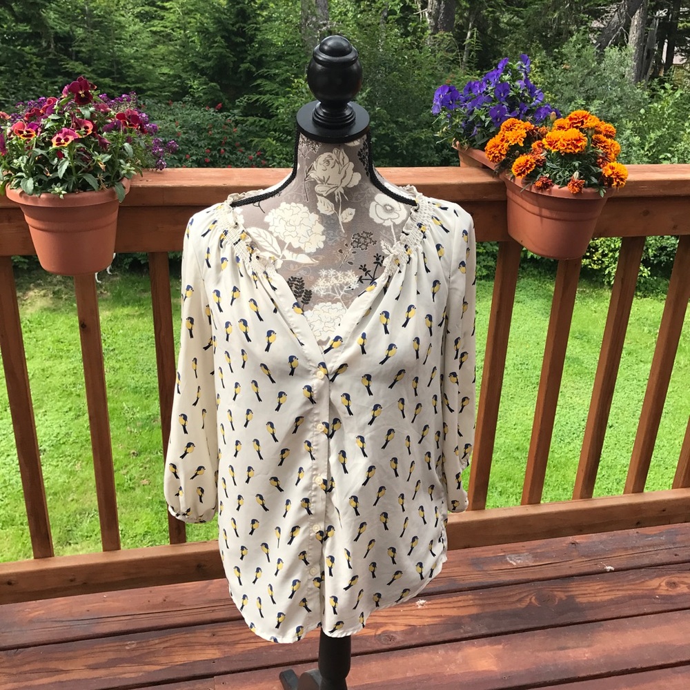 Old Navy birdie shirt