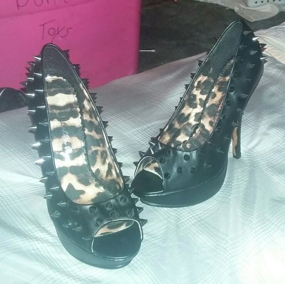 Size 9 Bettie Page Peeptoe Heels - Picture 2 of 2