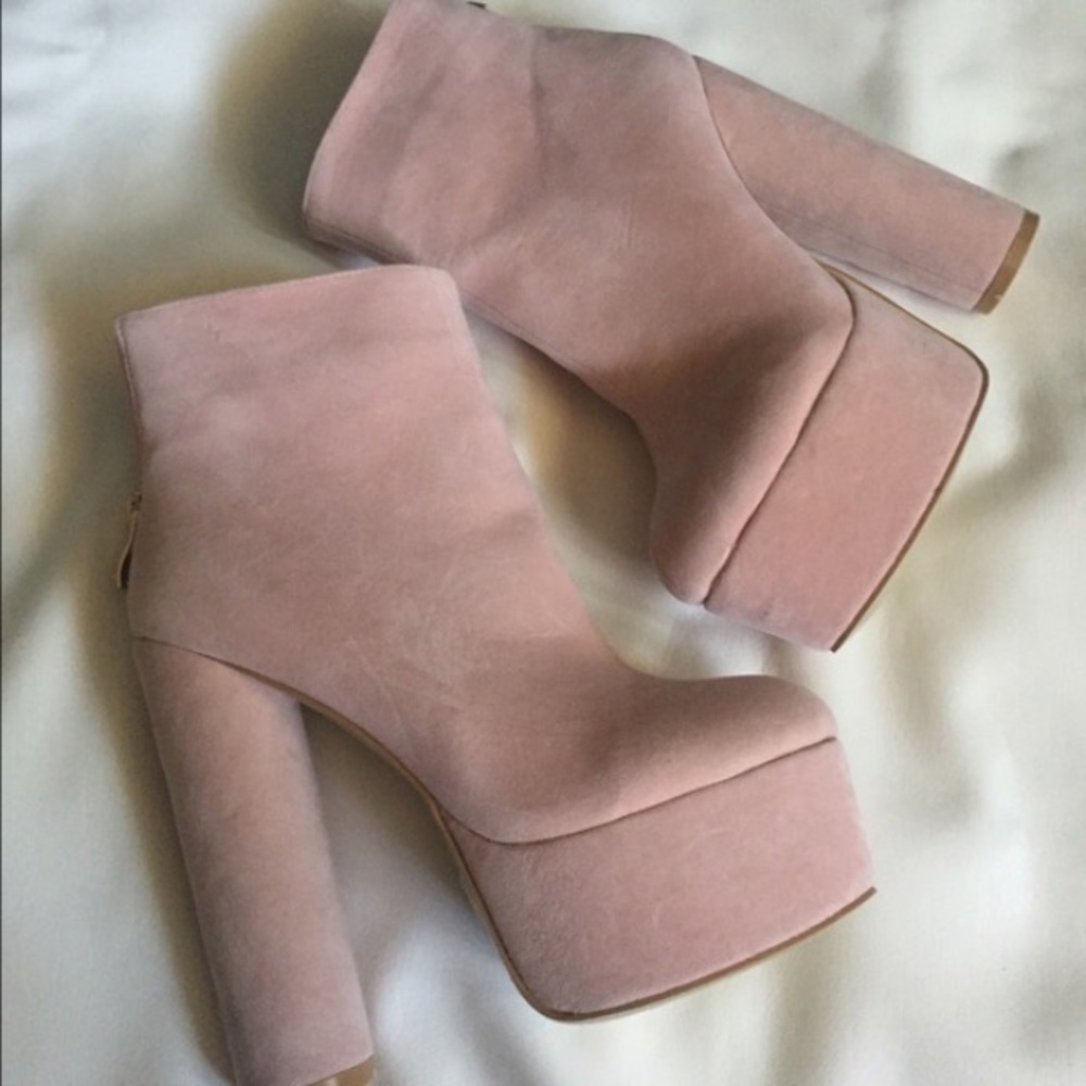 NEED GONE ASAP!! Size 5 baby pink booties