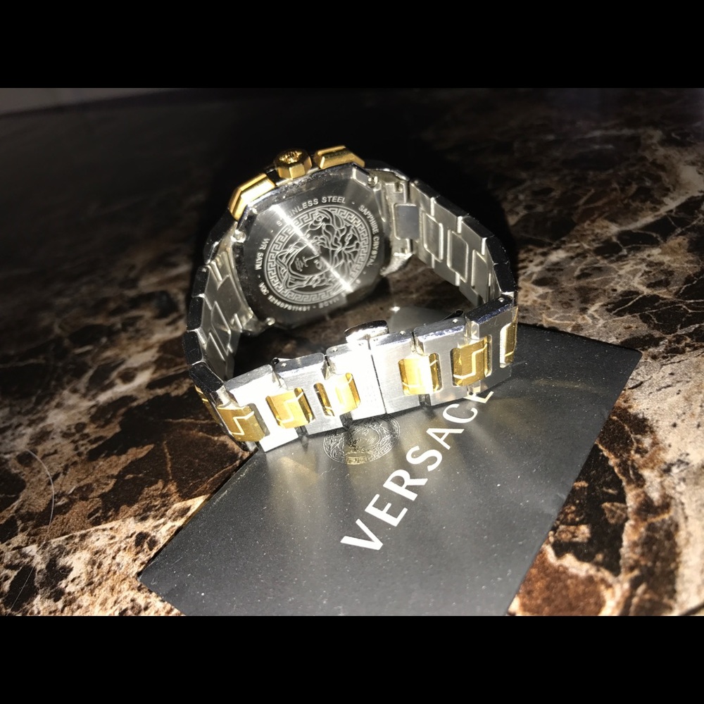 Versace watch Authentic - Picture 2 of 4