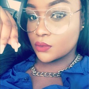 Meet your Posher, Tavia