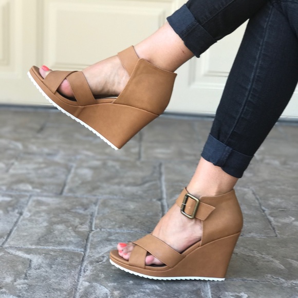 Chic Crossed Double Strap Wedge Sandal - Picture 2 of 8