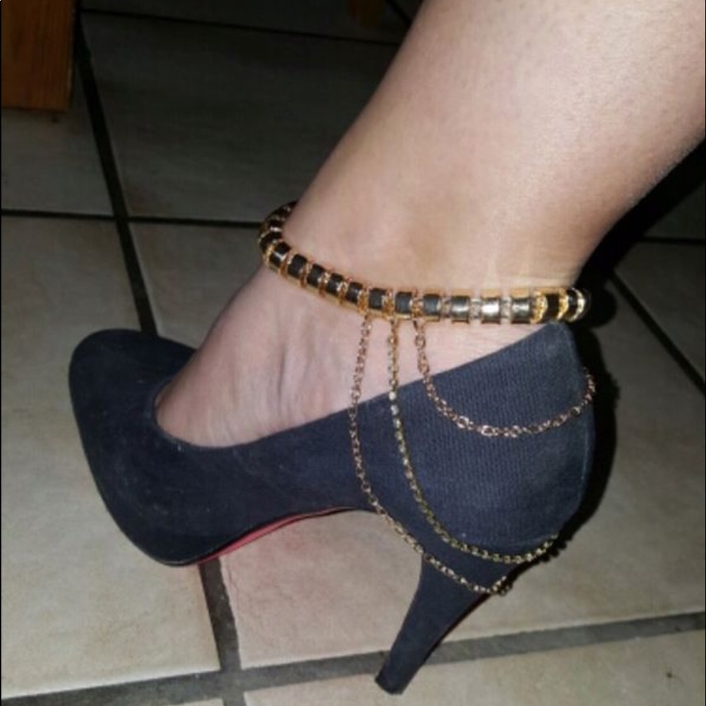Chain heels very nice style