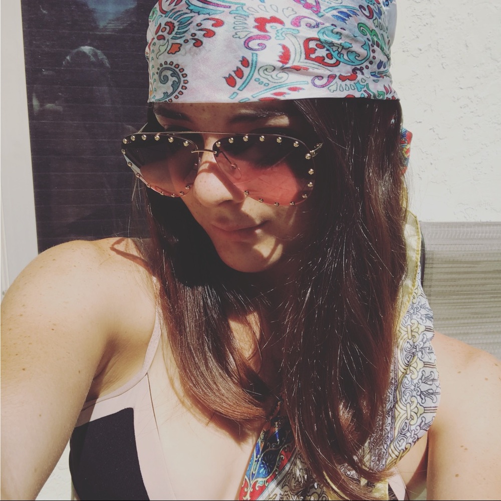 Meet your Posher, Veronica