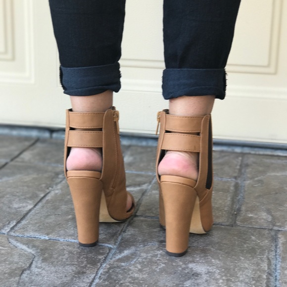 Tan Caged Gladiator Open Toe Chunky Heel Sandal - Picture 6 of 6