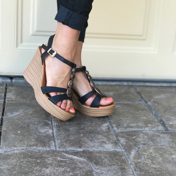 Jeweled Rhinestones Platform Wedge Sandal - Picture 3 of 8