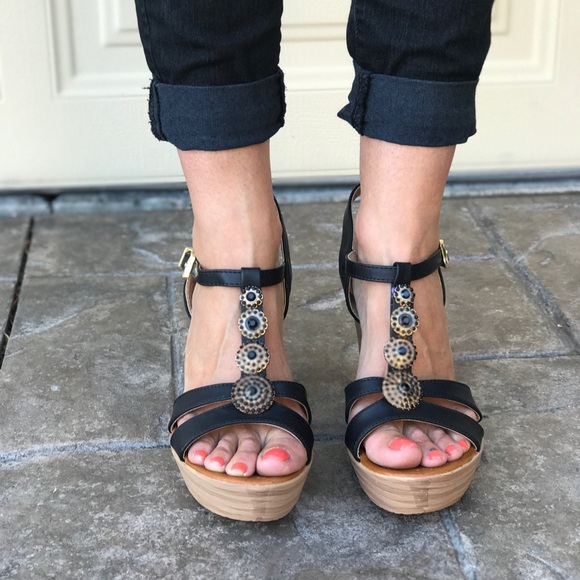 Jeweled Rhinestones Platform Wedge Sandal - Picture 5 of 8