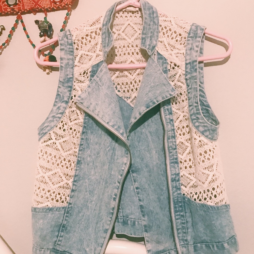 NEVER WORN NORDSTROMS LACE DENIM JACKET