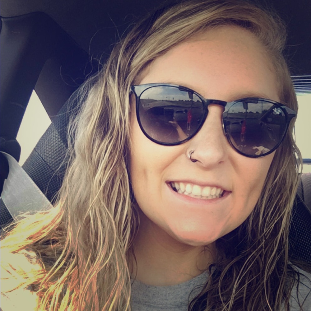 Meet your Posher, Megan