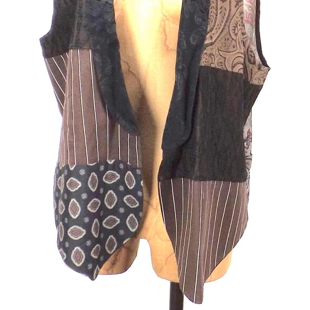 SOLD vintage vest lapel patchwork paisley open - Picture 6 of 7