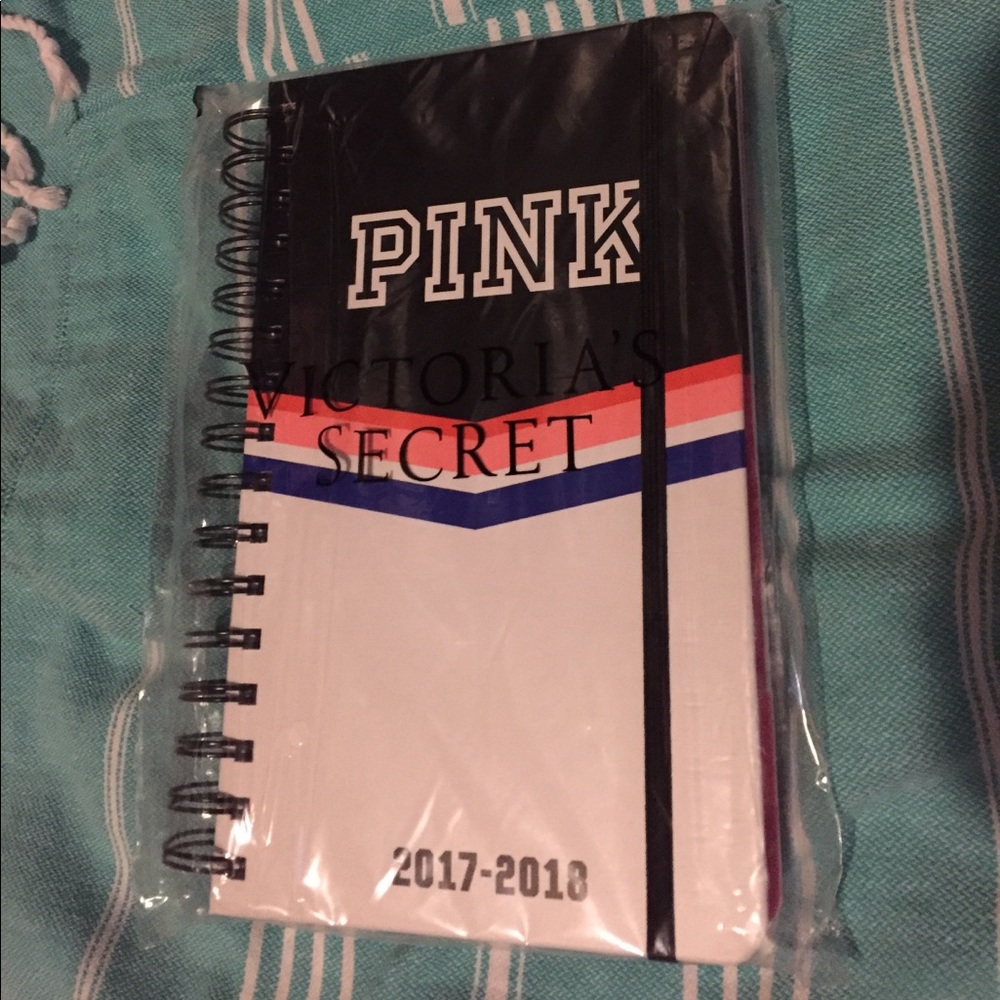 NEW Victoria's Secret pink 2017/18 planner