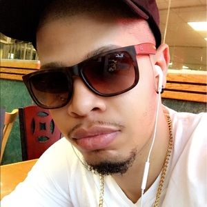 Meet your Posher, Carl