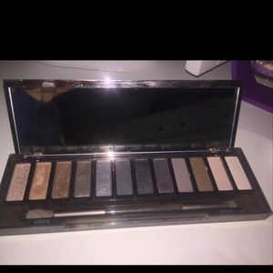 Urban Decay Smoky Eyeshadow Palette