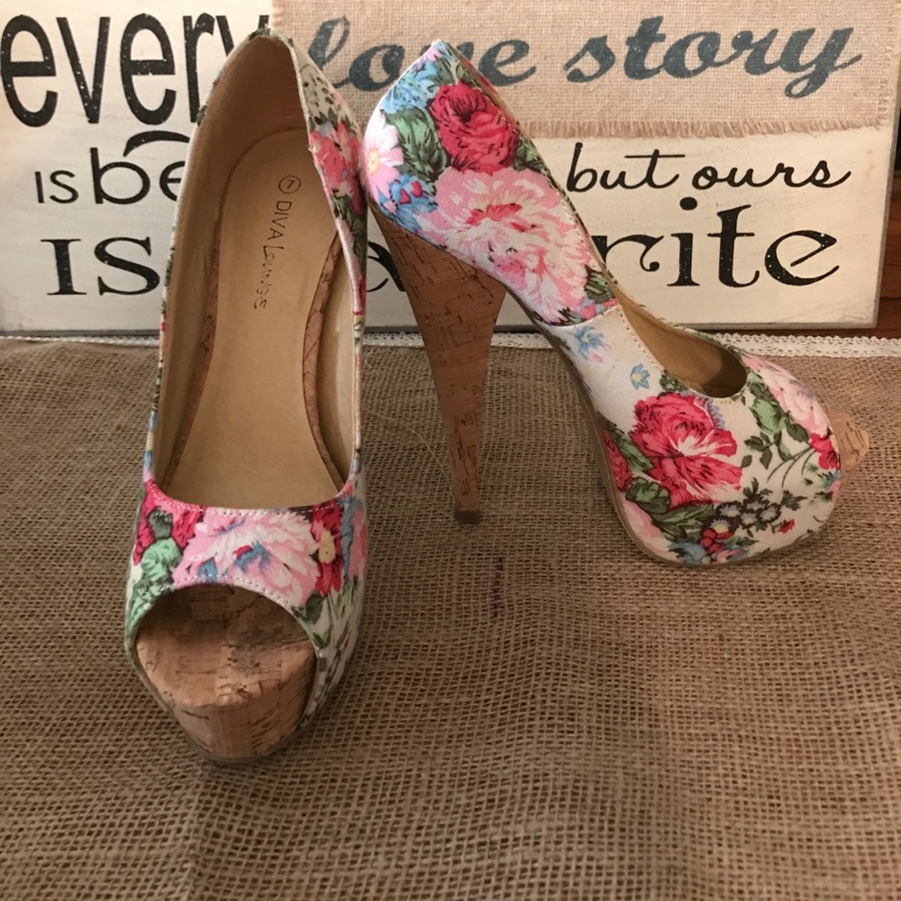 Forever 21 cork heeled floral pump