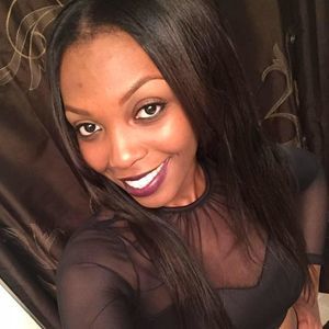 Meet your Posher, Adrienne