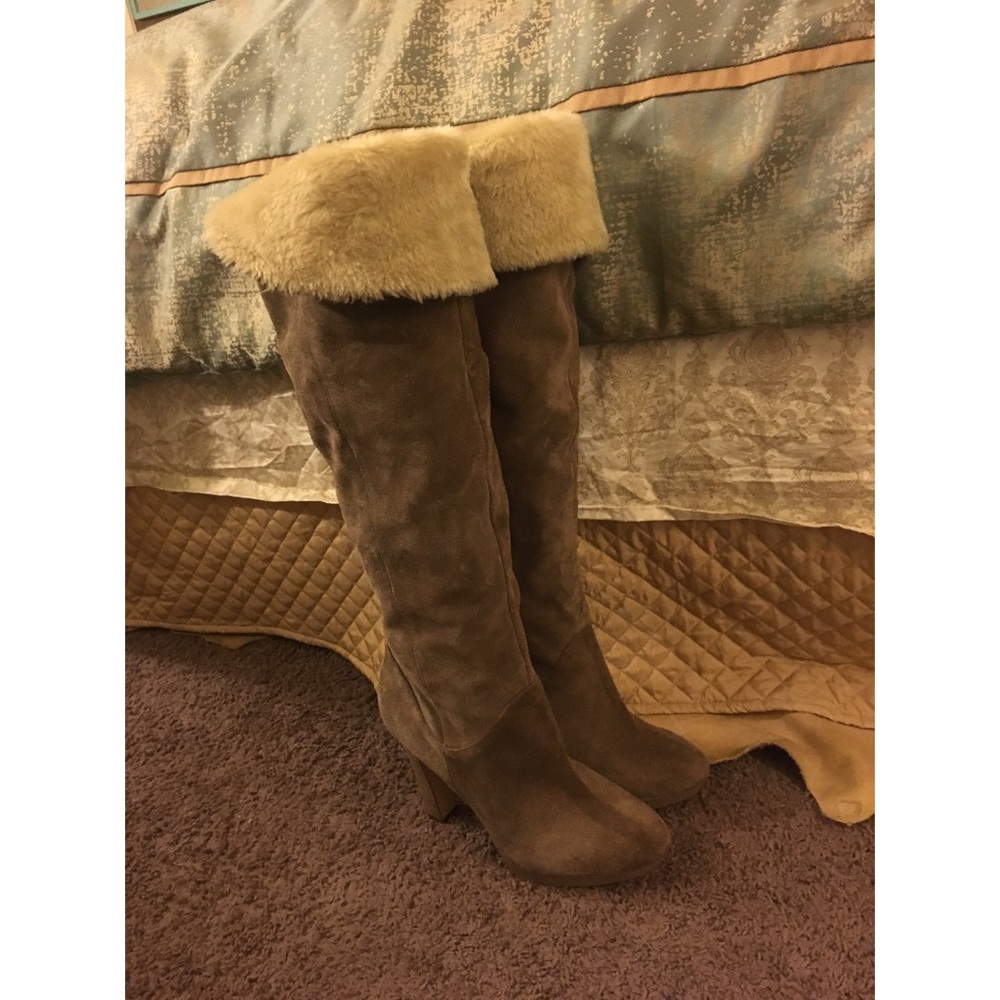 Sandy Grey 100% suede convertible boots. Sexy!!