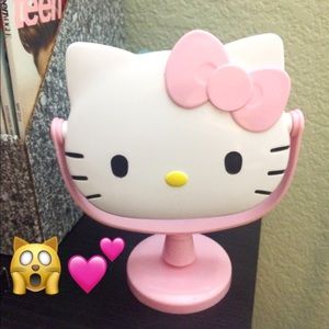 🎀😻 Hello Kitty makeup/vanity mirror