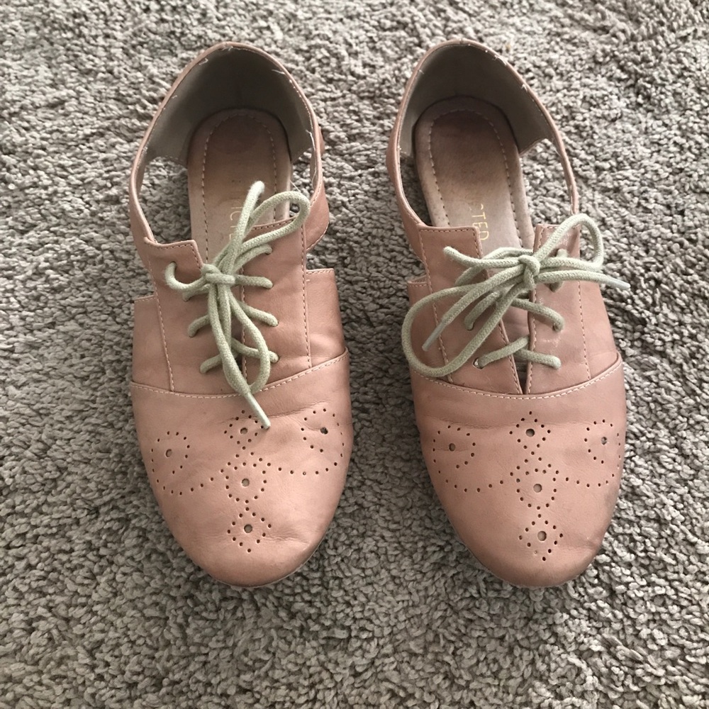 Skin color cute flats