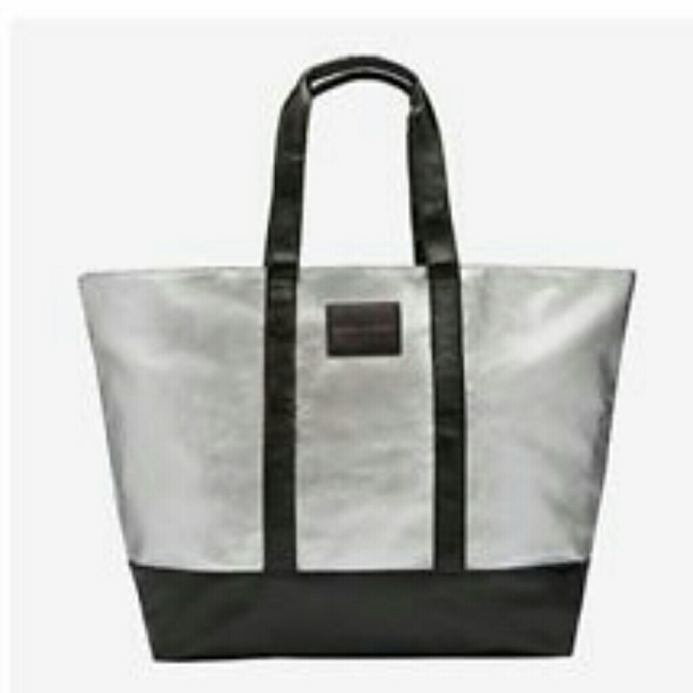 ❤RARE VS TOTE! ❤