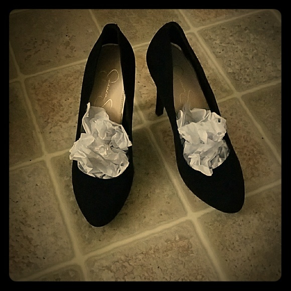 Jessica Simpson black pumps - Picture 2 of 3