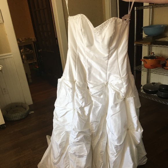 Dresses & Skirts - Never worn white size 16 wedding dress with corset