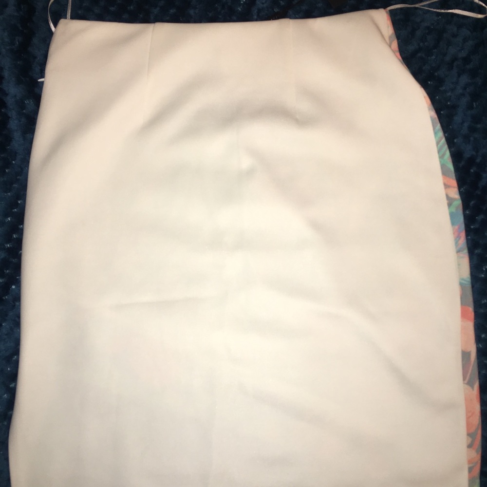 Skirt - Picture 2 of 2