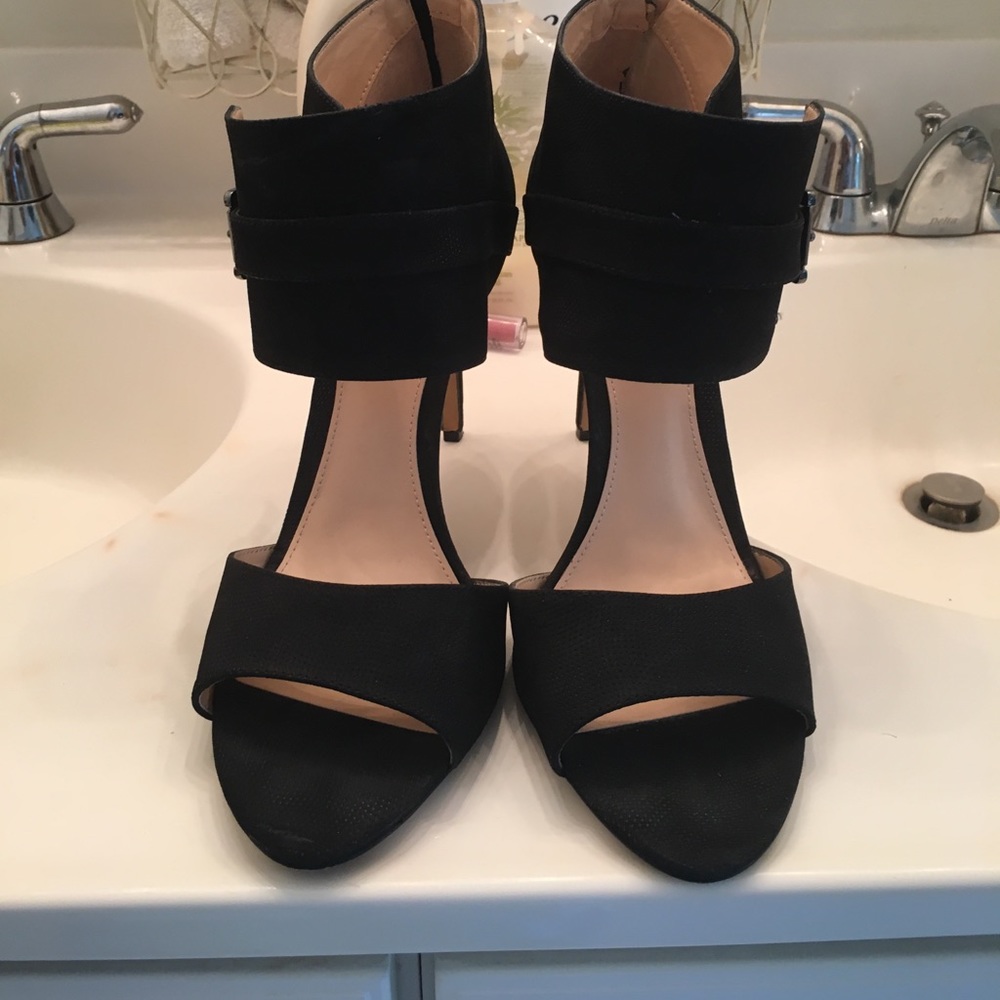 Vince camuto open toe black stilleto