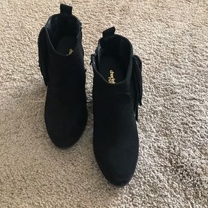 Brand new black boots