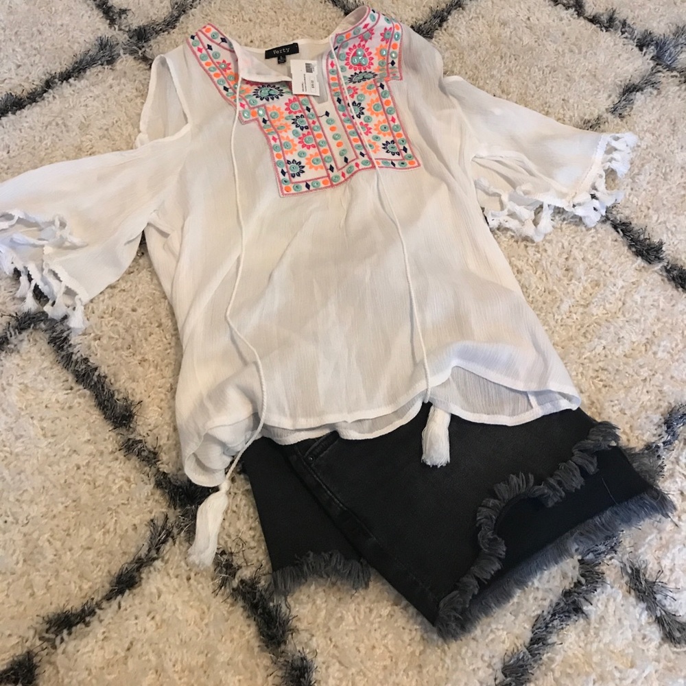 White embroidered cold shoulder shirt