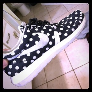Nike size 10 polka dot men's shoes