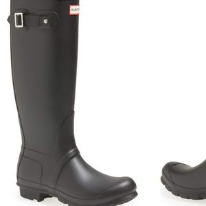 Black tall Hunter boots